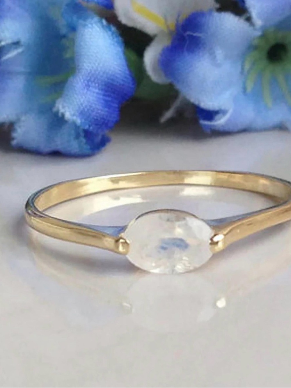 14K Goldfilled Moonstone Solitaire Ring size 7.5US